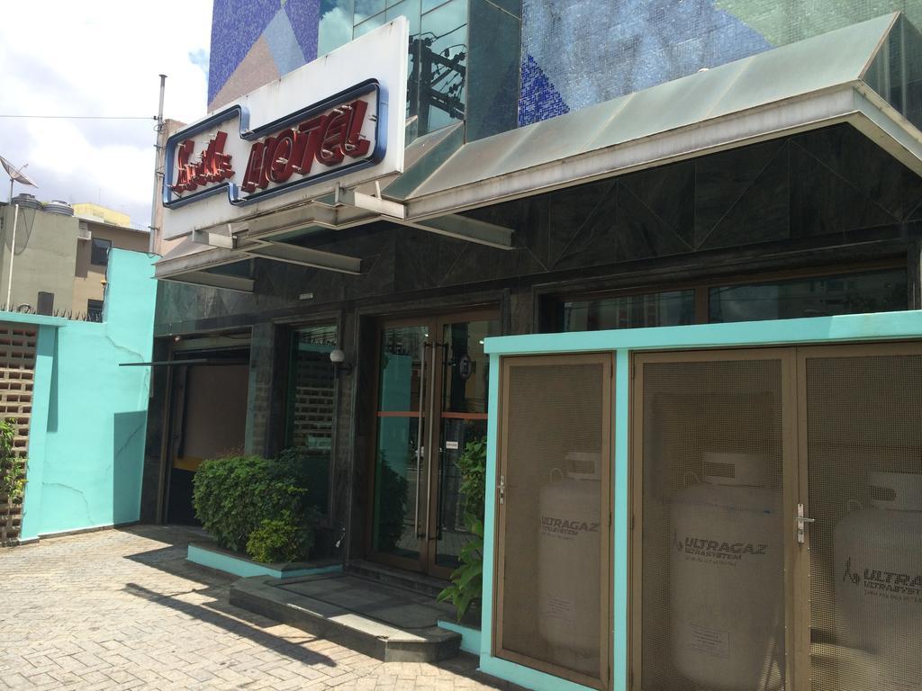 Saville Hotel サンパウロ エクステリア 写真